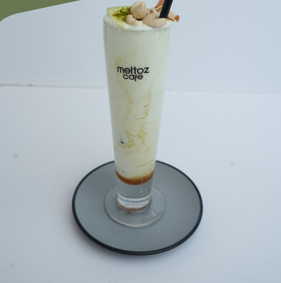 Avocado Almond Honey Shake | شيك أفوكادو باللوز والعسل