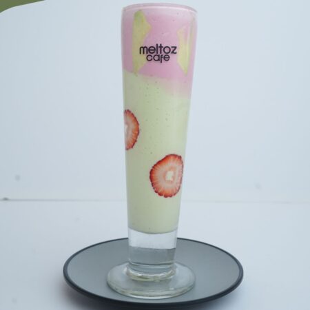 Avocado Strawberry Shake | شيك أفوكادو وفراولة