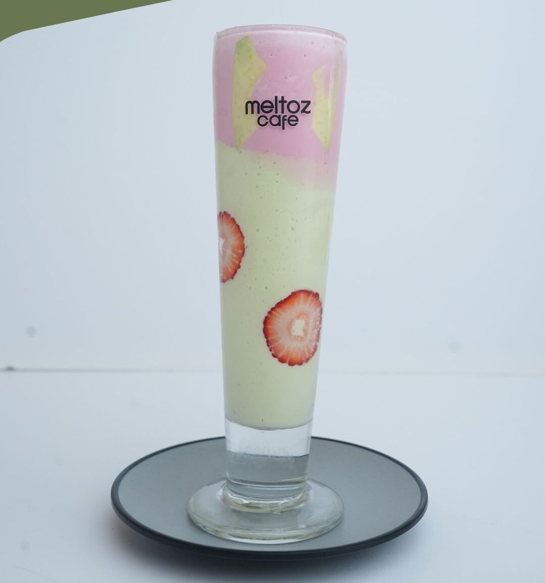 Avocado Strawberry Shake | شيك أفوكادو وفراولة