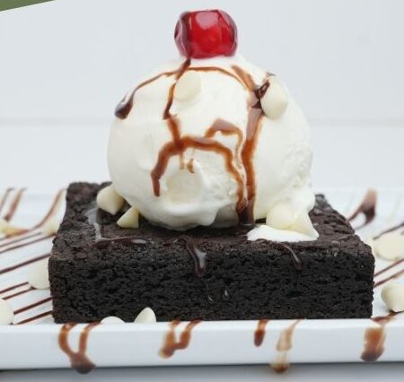 Brownie with Ice Cream | براوني مع آيس كريم