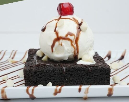 Brownie with Ice Cream | براوني مع آيس كريم