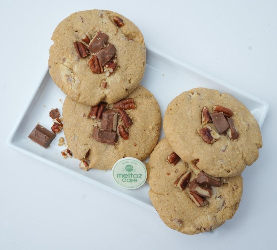 Pecan and Kinder Cookies | كوكيز بالبيكان وكيندر