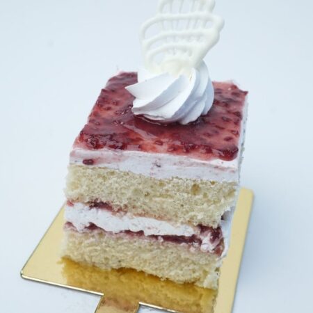 Raspberry Slice Cake | كيكة توت العليق