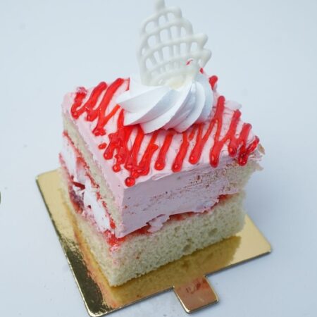 Strawberry Slice Cake | كيكة فراولة
